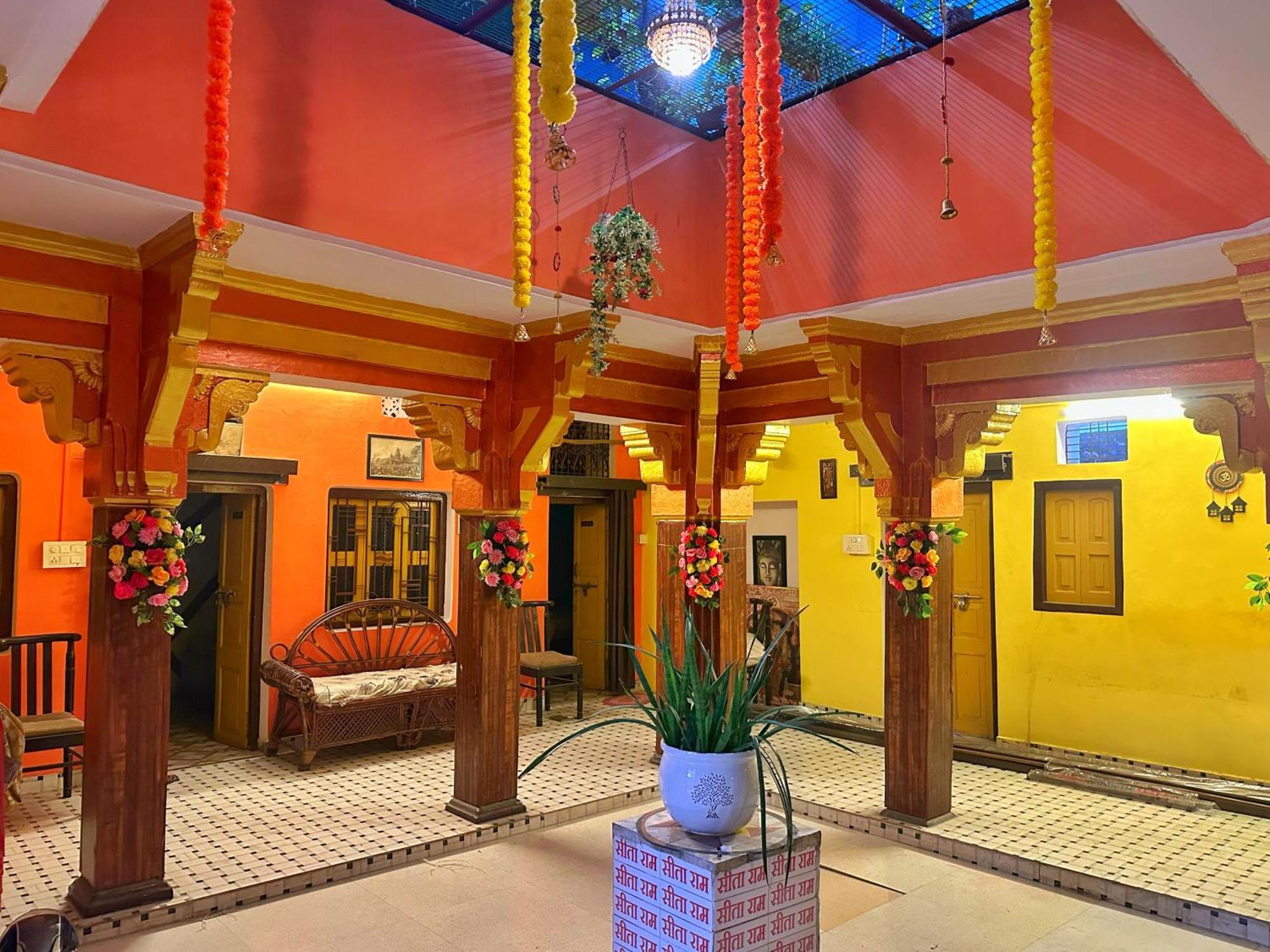 Home Stay Suraj Inn Varanasi Exterior photo