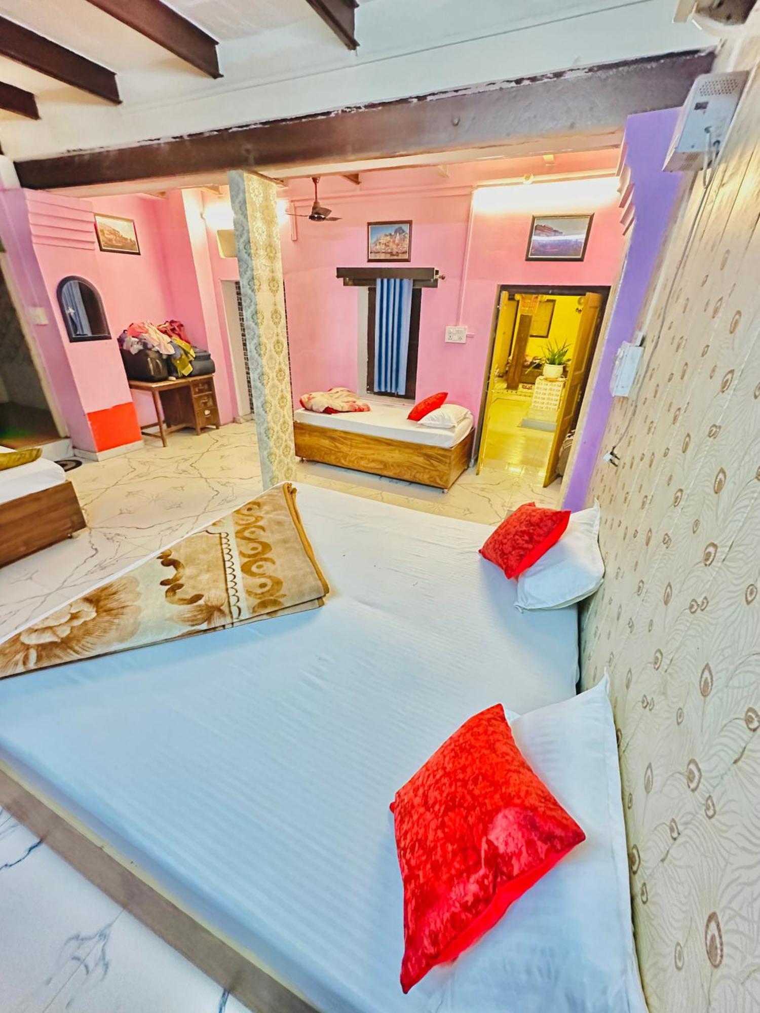Home Stay Suraj Inn Varanasi Exterior photo