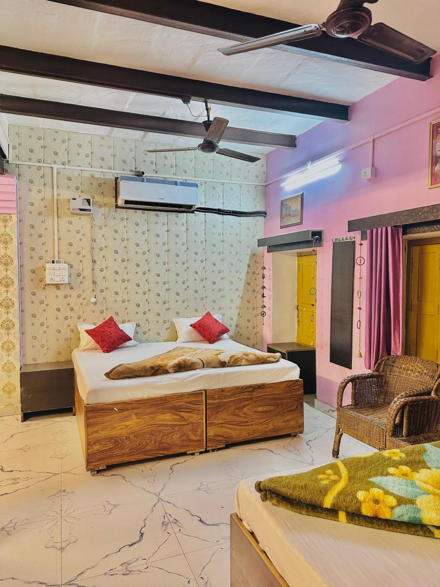 Home Stay Suraj Inn Varanasi Exterior photo