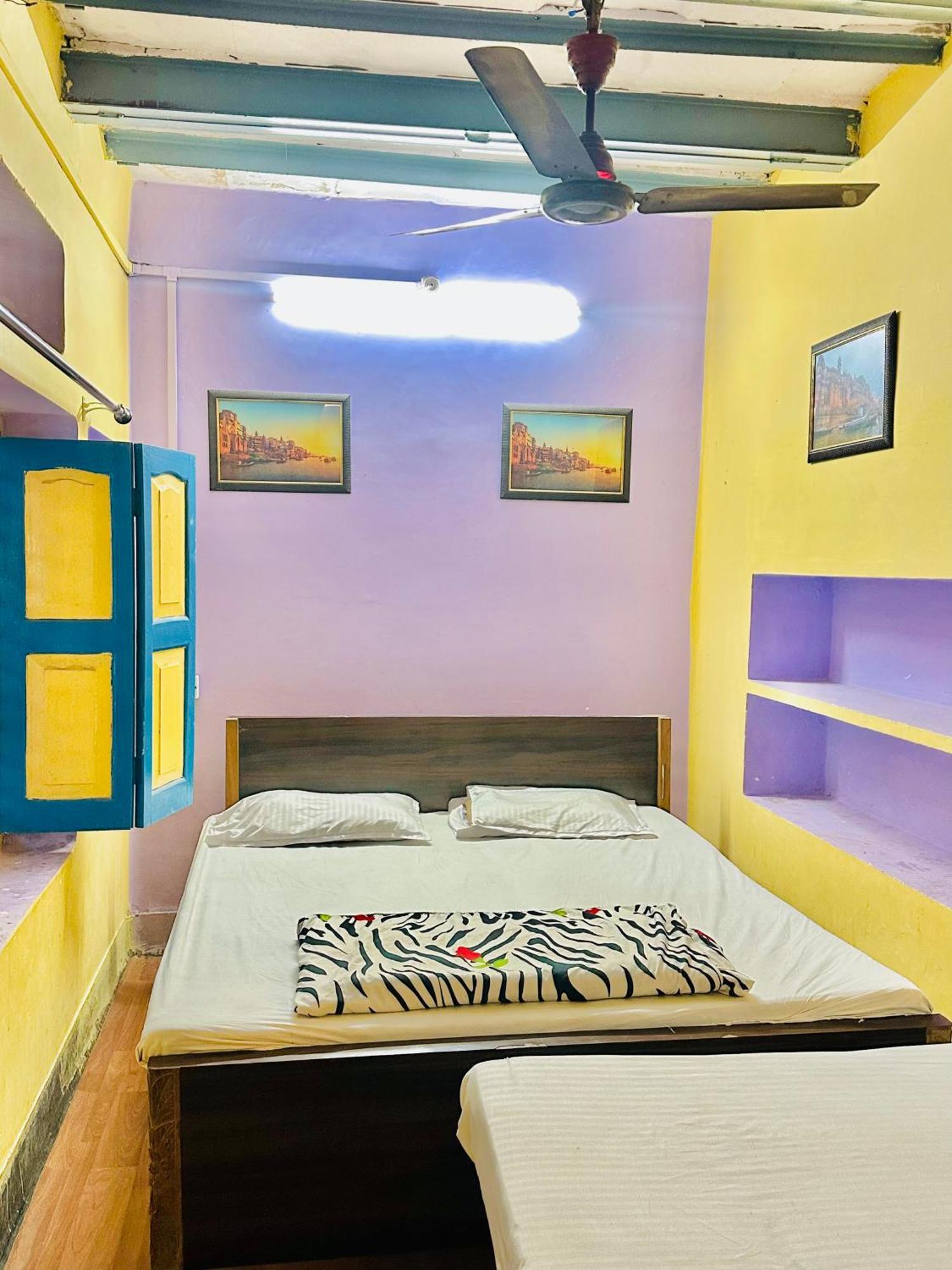 Home Stay Suraj Inn Varanasi Exterior photo
