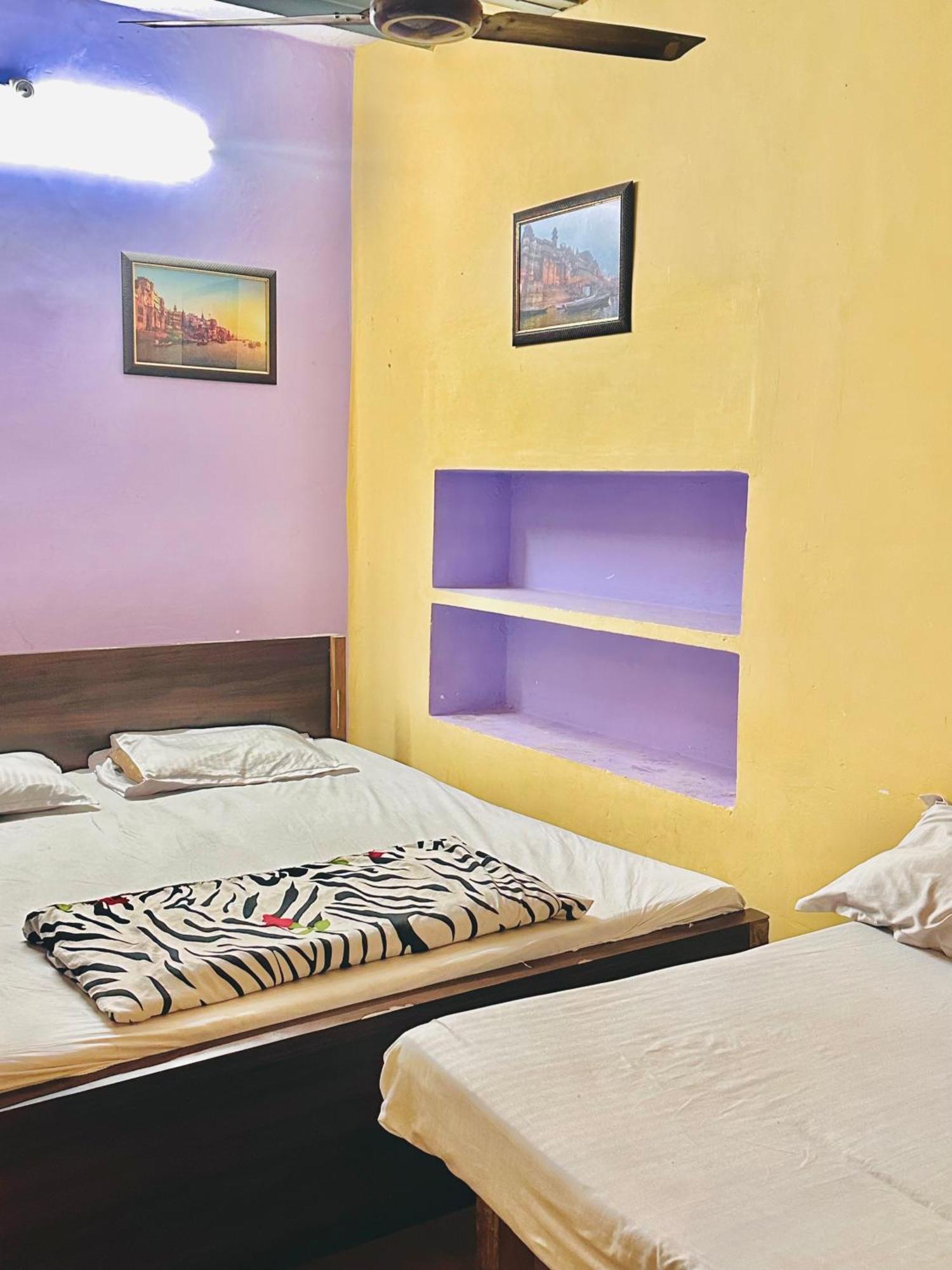 Home Stay Suraj Inn Varanasi Exterior photo