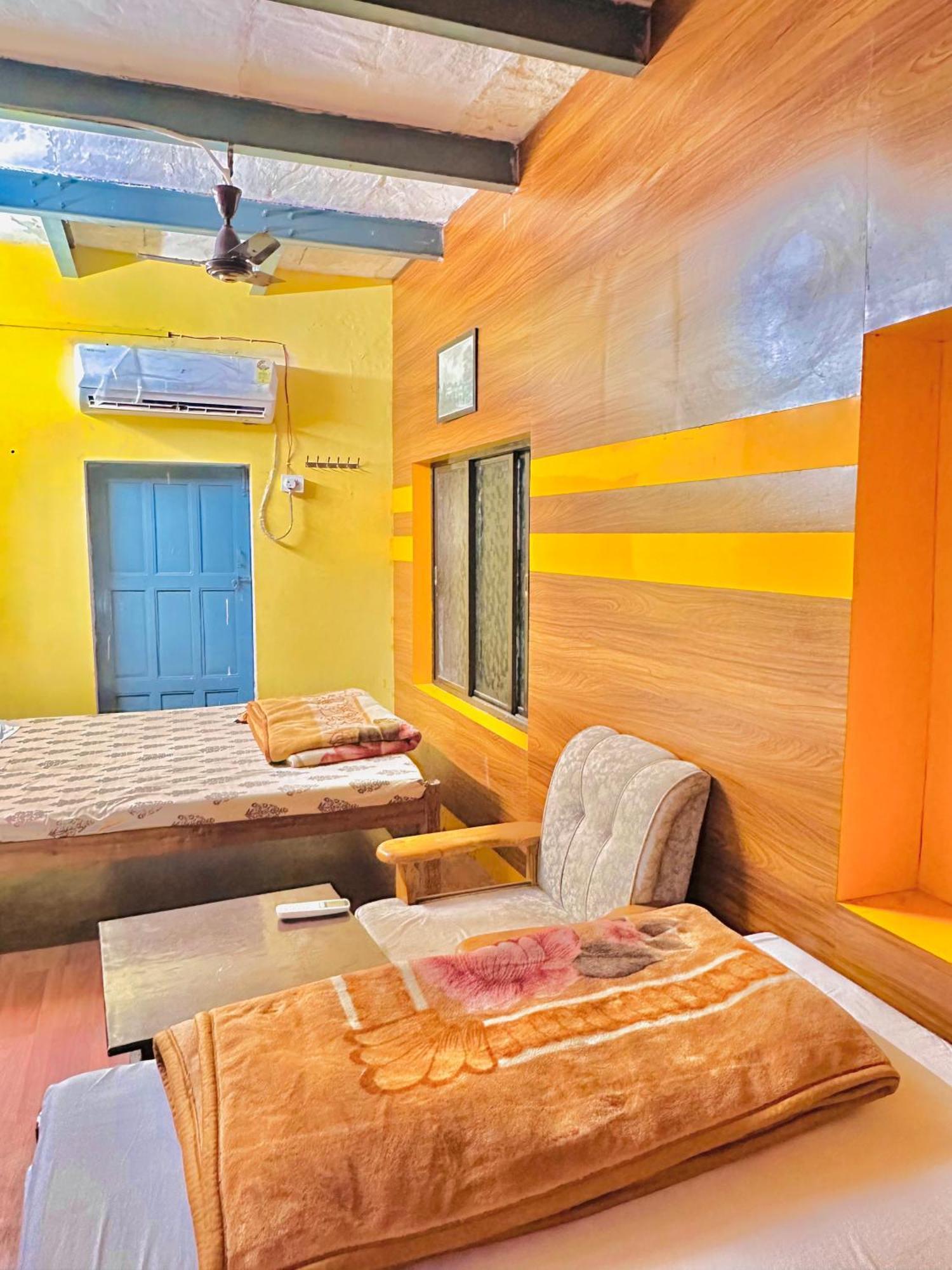 Home Stay Suraj Inn Varanasi Exterior photo