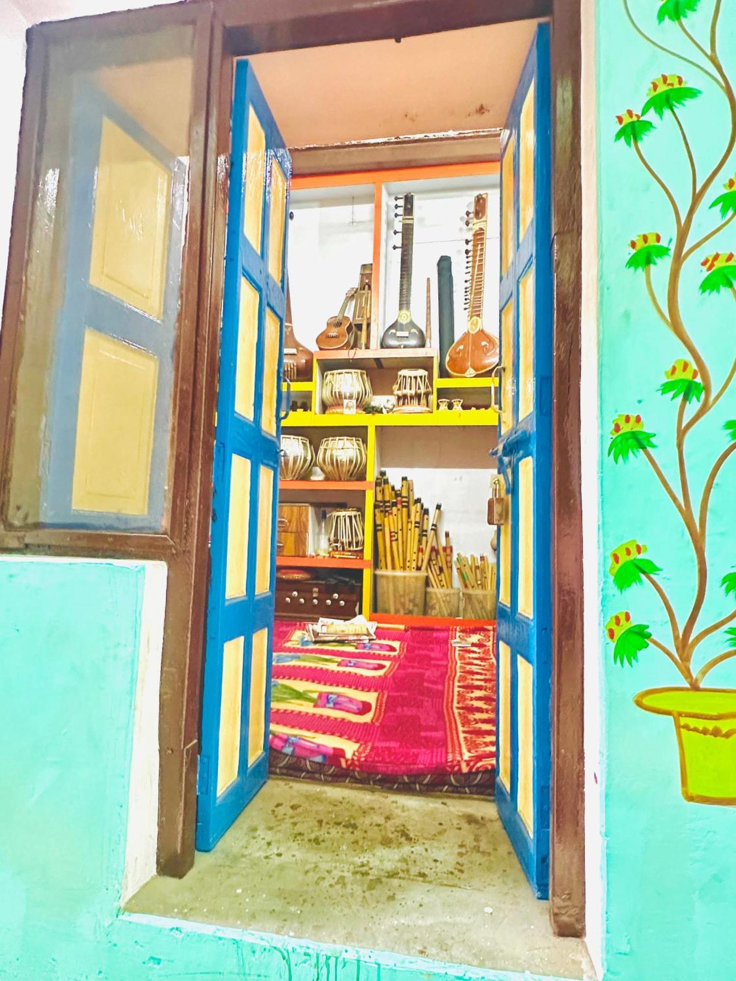 Home Stay Suraj Inn Varanasi Exterior photo